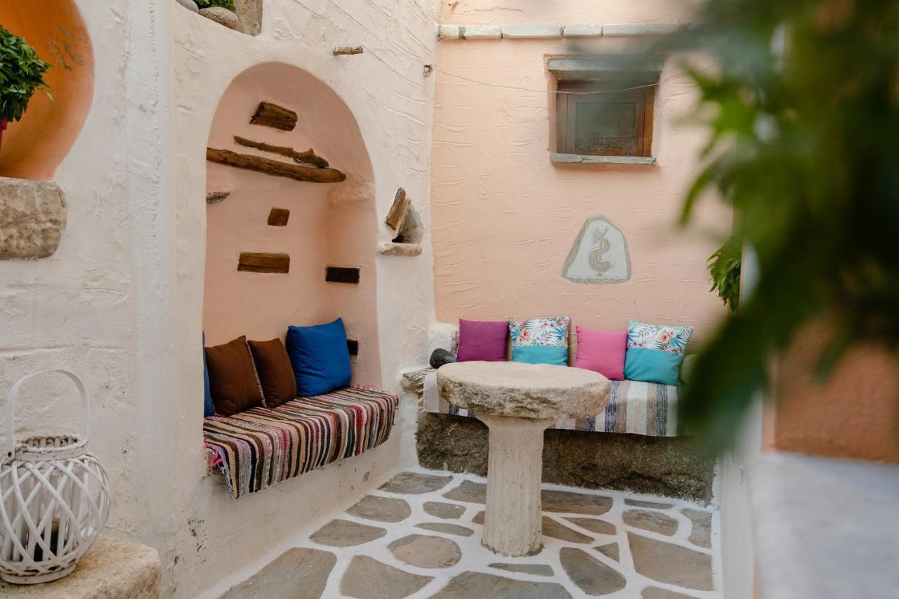 Small Apartment in Grotta Naxos Naxos City Exteriör bild