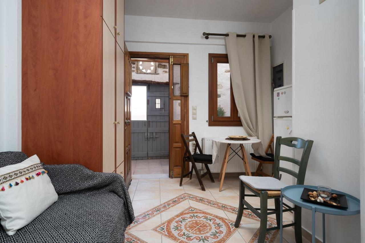 Small Apartment in Grotta Naxos Naxos City Exteriör bild